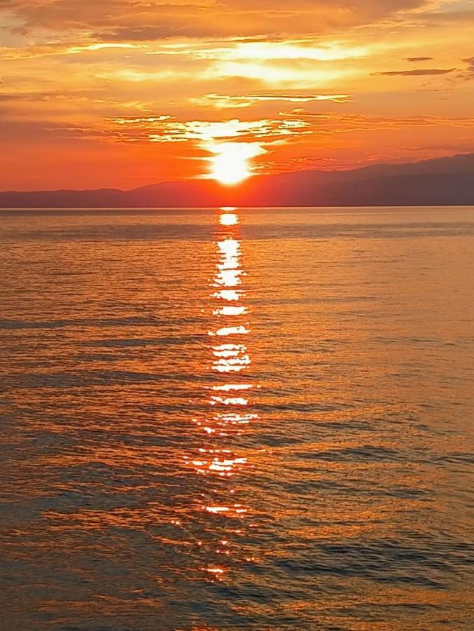 Golden Sunset Beach Apartment Skala Kallirachis Exterior photo