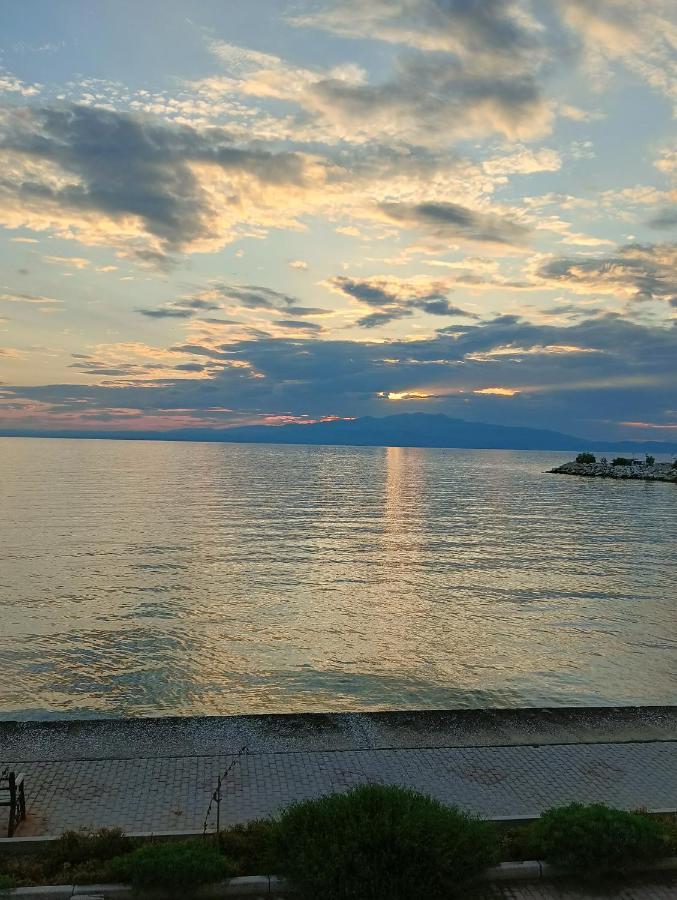 Golden Sunset Beach Apartment Skala Kallirachis Exterior photo